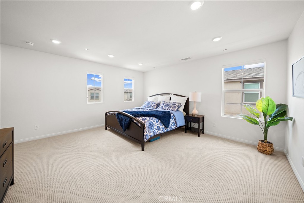 3929 E La Jolla Street