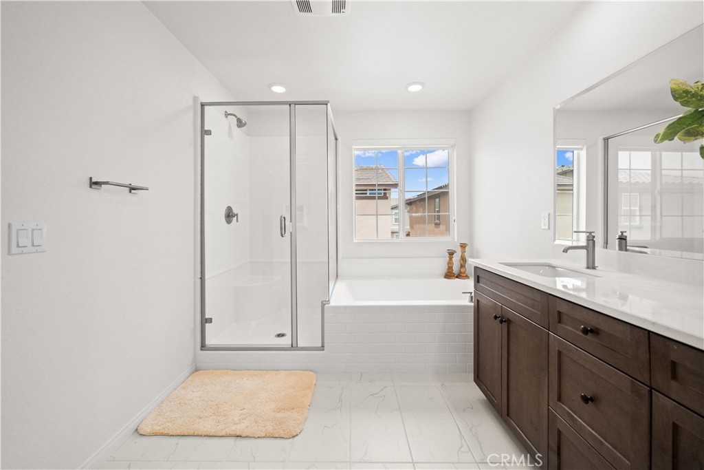 3929 E La Jolla Street