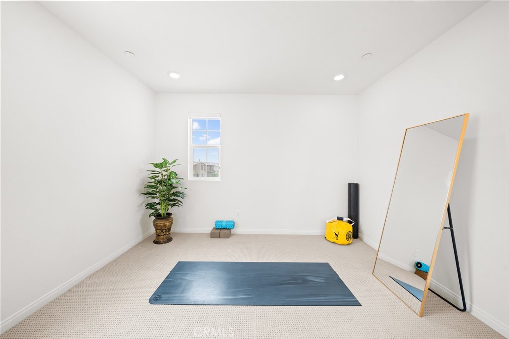 3929 E La Jolla Street