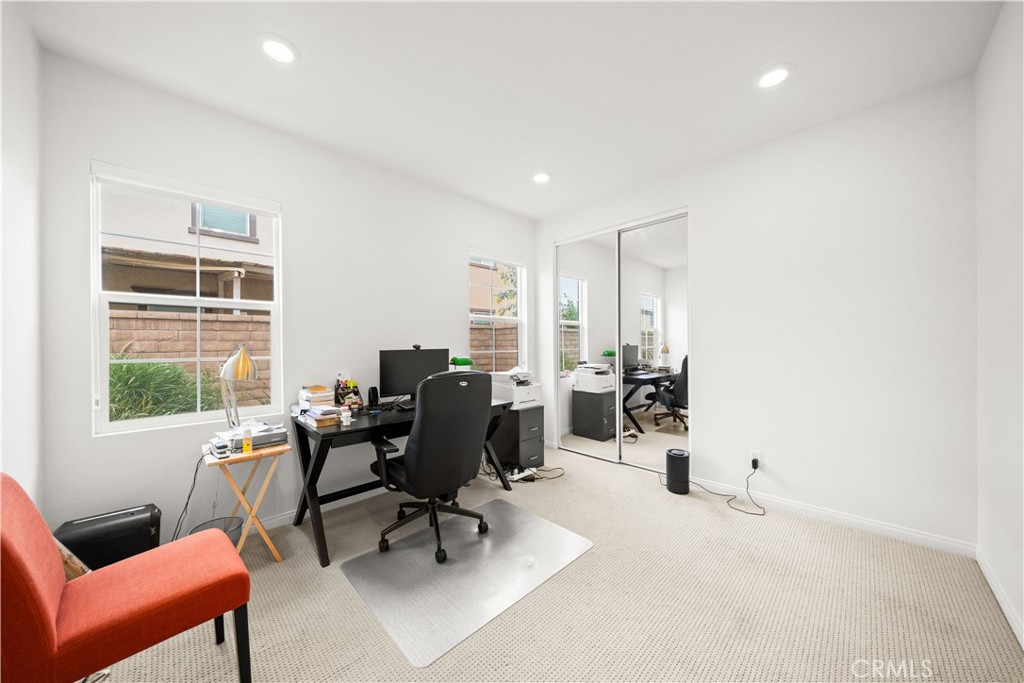 3929 E La Jolla Street