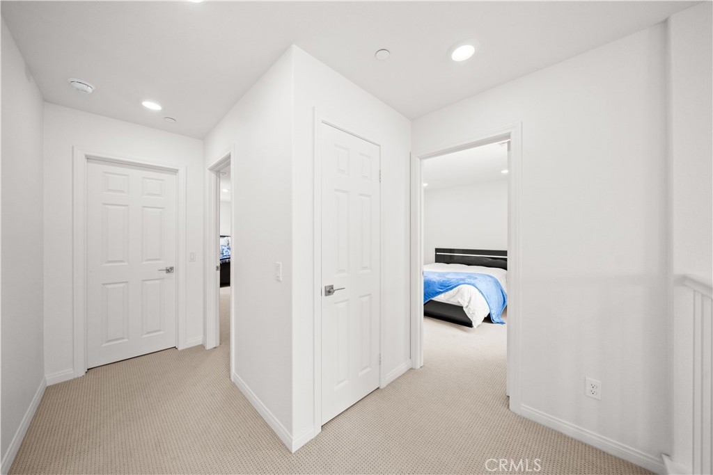 3929 E La Jolla Street