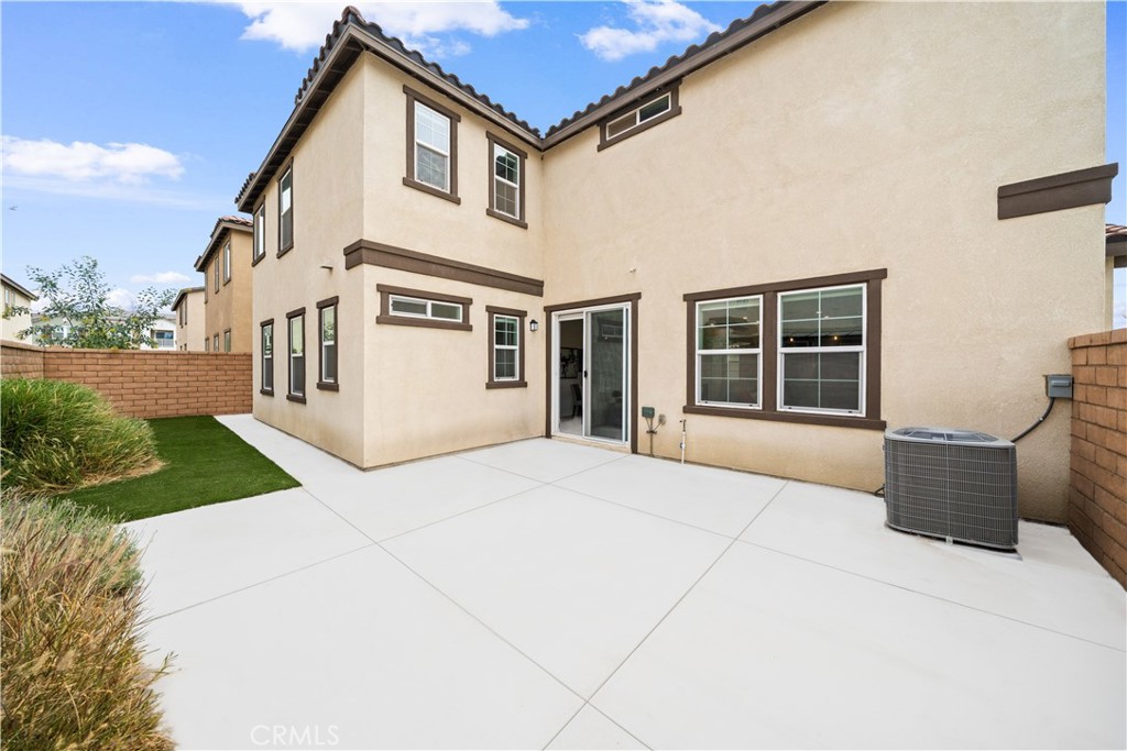 3929 E La Jolla Street