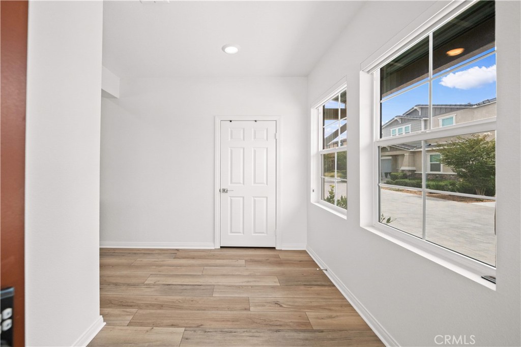 3929 E La Jolla Street