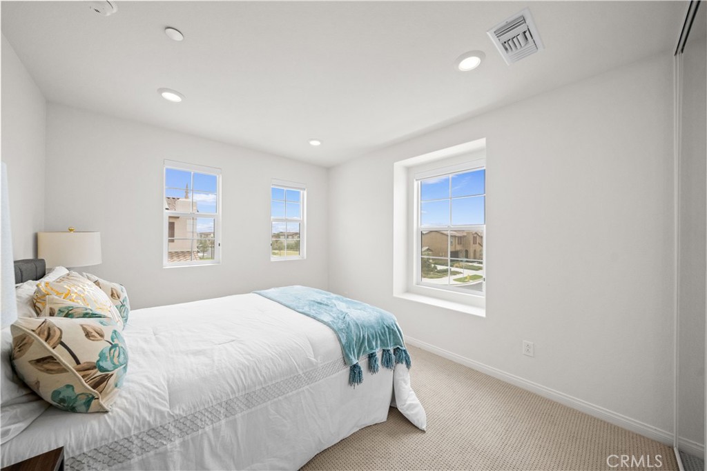 3929 E La Jolla Street