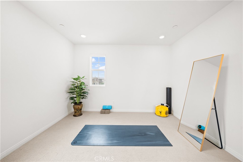3929 E La Jolla Street