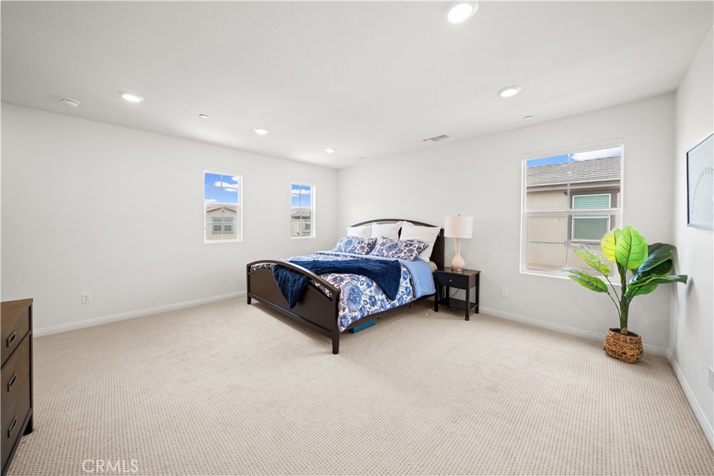 3929 E La Jolla Street