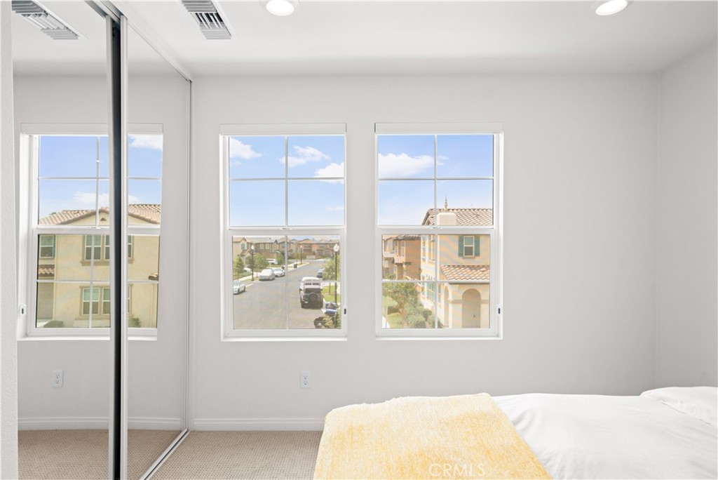 3929 E La Jolla Street