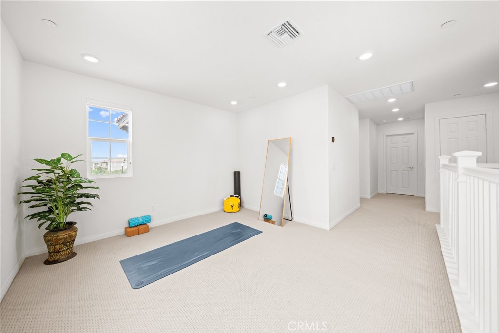 3929 E La Jolla Street