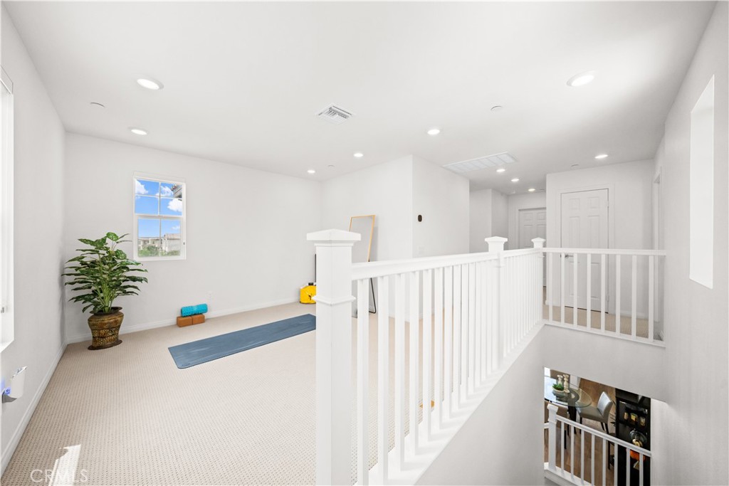 3929 E La Jolla Street