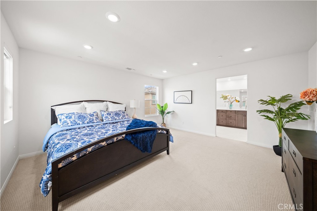 3929 E La Jolla Street