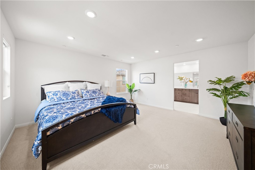 3929 E La Jolla Street