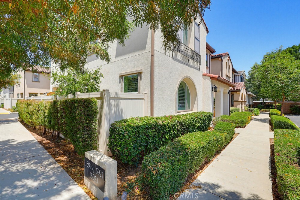 15919 Mentz Court