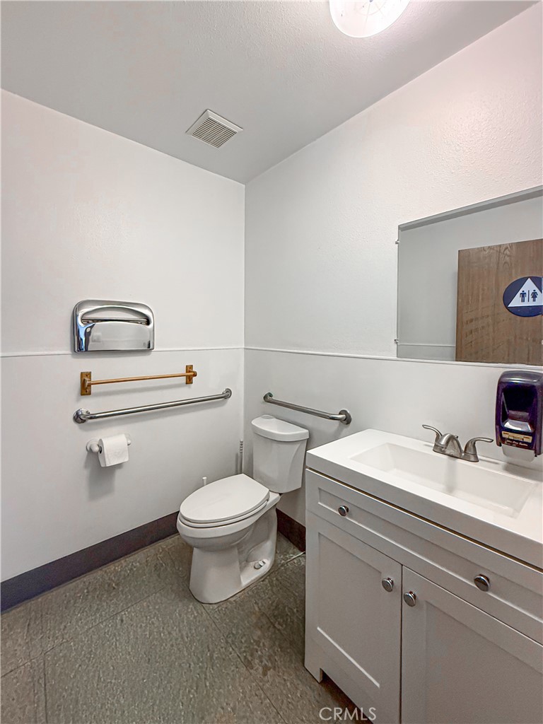 2639 W Woodland Drive