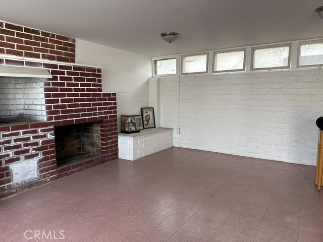 641 W Gleason