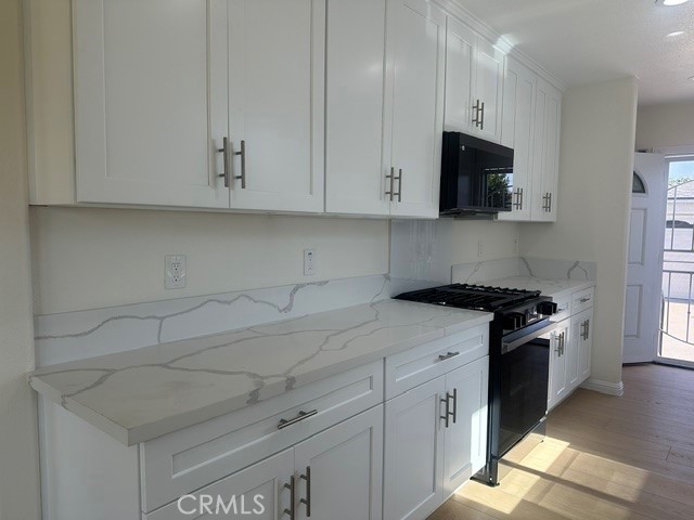 641 W Gleason