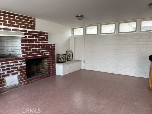 641 W Gleason