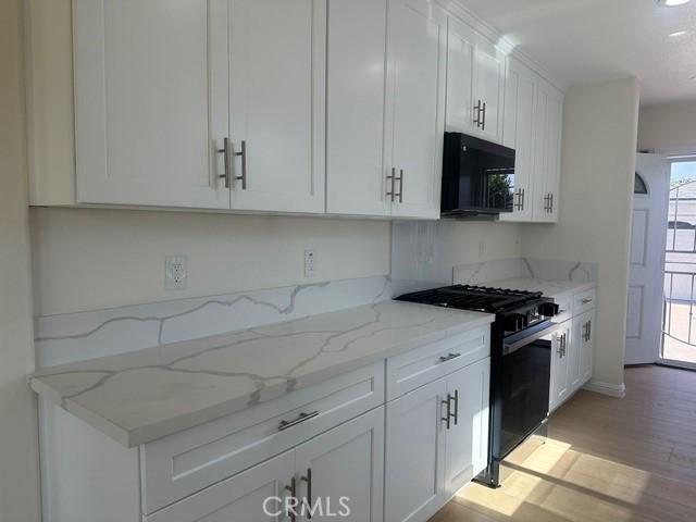 641 W Gleason