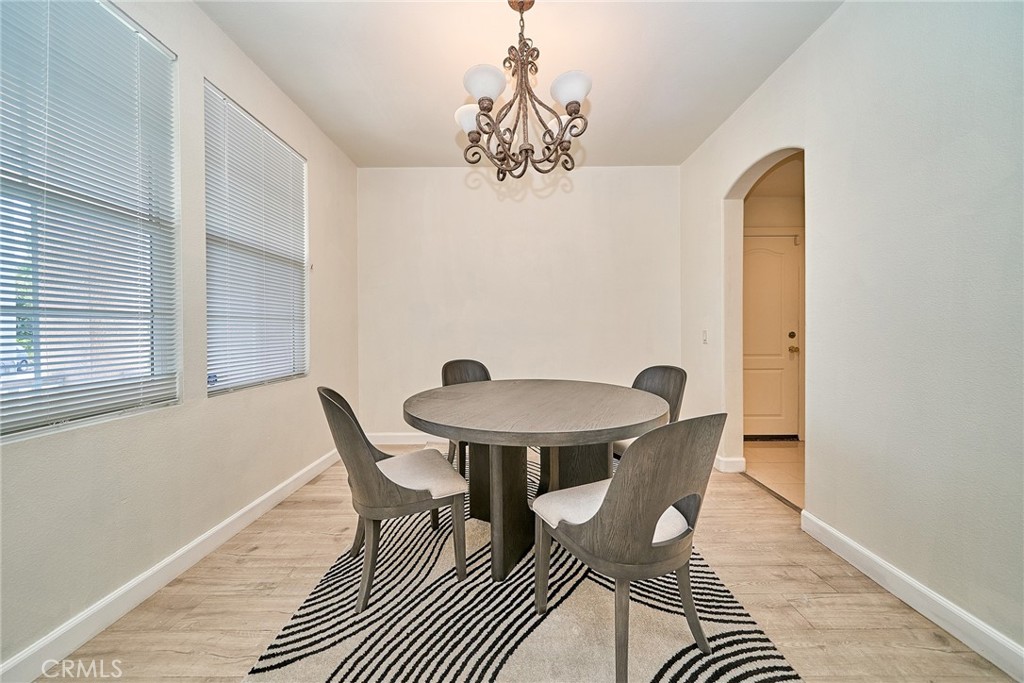 3249 E Drycreek