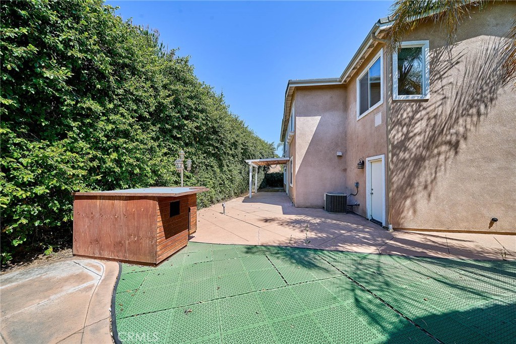 3249 E Drycreek
