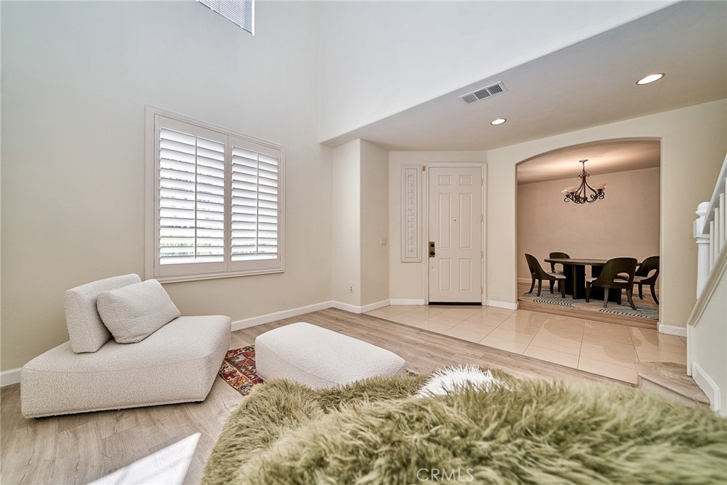 3249 E Drycreek