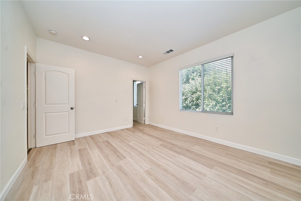 3249 E Drycreek