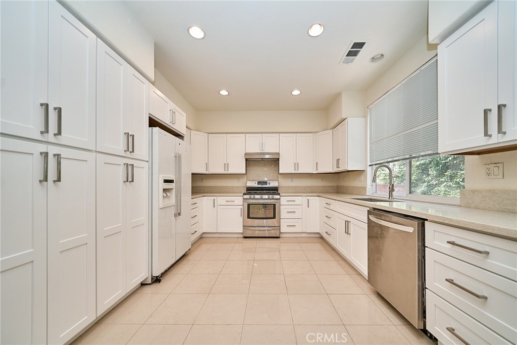 3249 E Drycreek