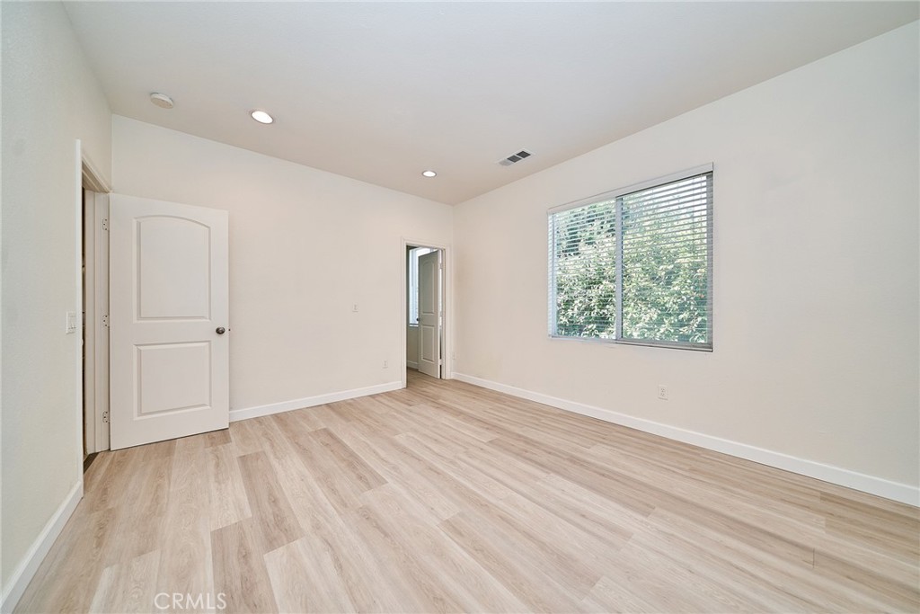 3249 E Drycreek