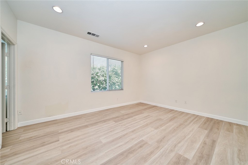 3249 E Drycreek