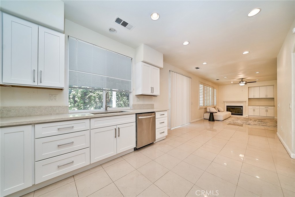3249 E Drycreek