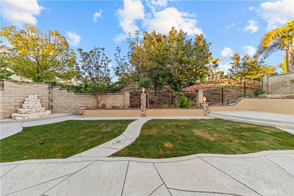 23601 Ridgecrest Court