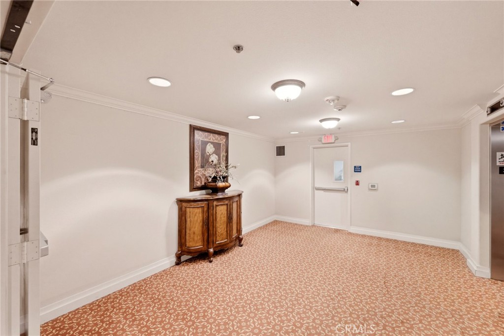 580 W Main Street 302