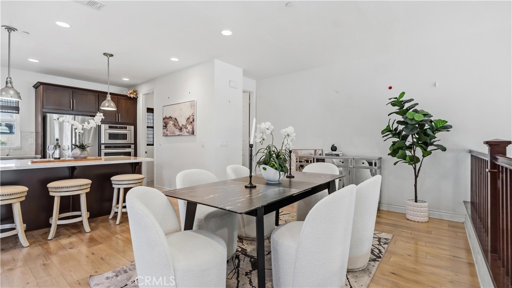 656 W Huntington