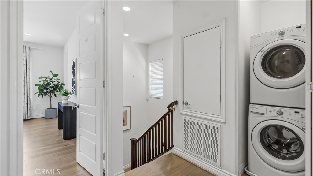 656 W Huntington