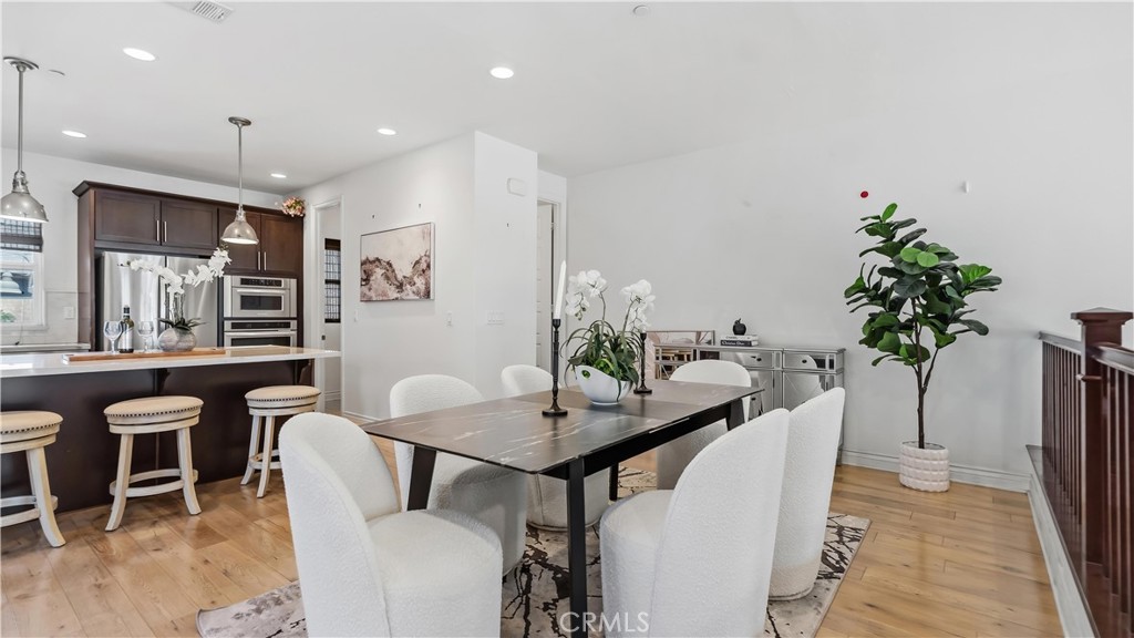 656 W Huntington