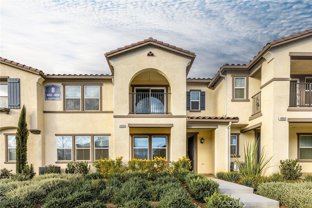 4058 E Coronado Privado