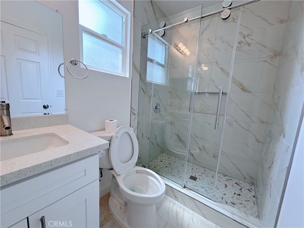 1125 E E ST 3
