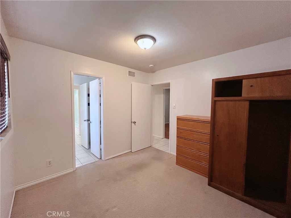 911 E La Verne Ave 1