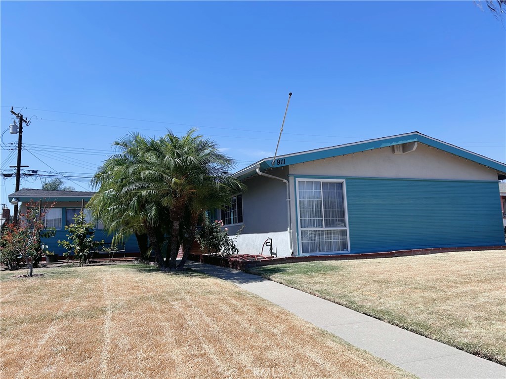 911 E La Verne Ave 1