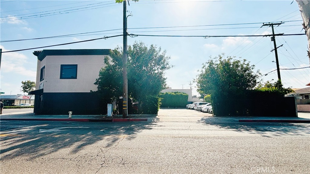 1427 W Valley 101