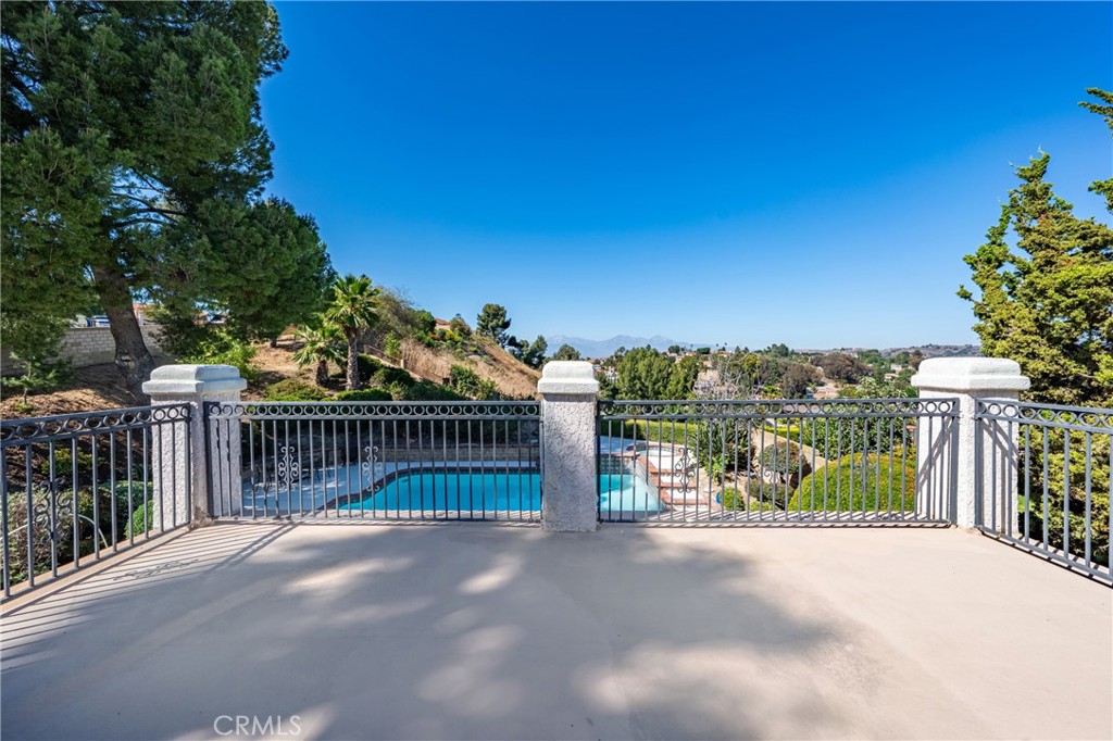 22215 Croll Court