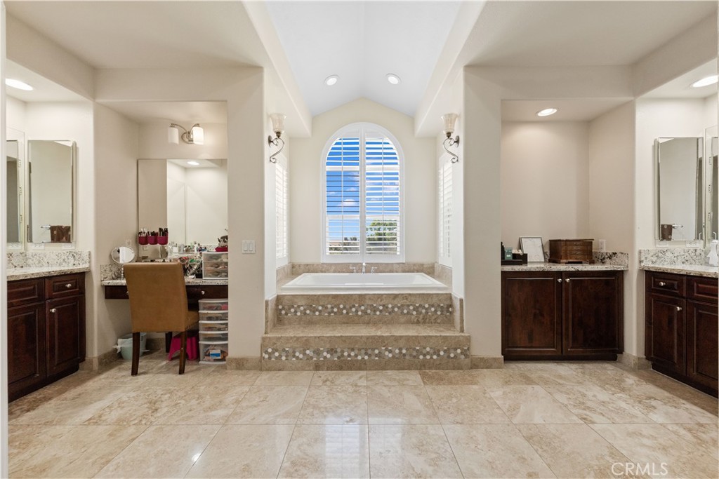 10140 Jacaranda Court