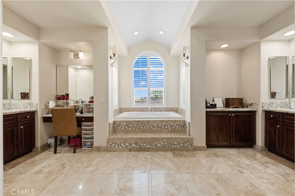 10140 Jacaranda Court