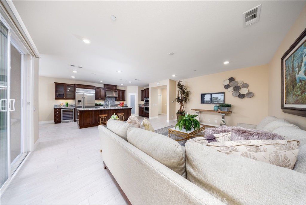 21086 Willow Heights