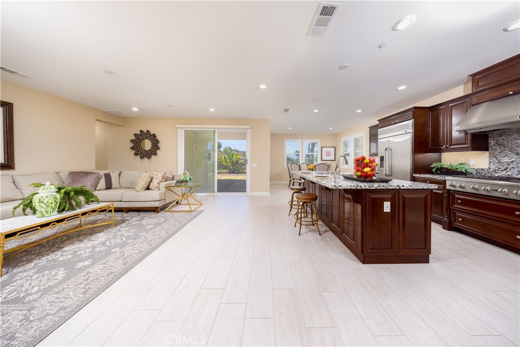21086 Willow Heights