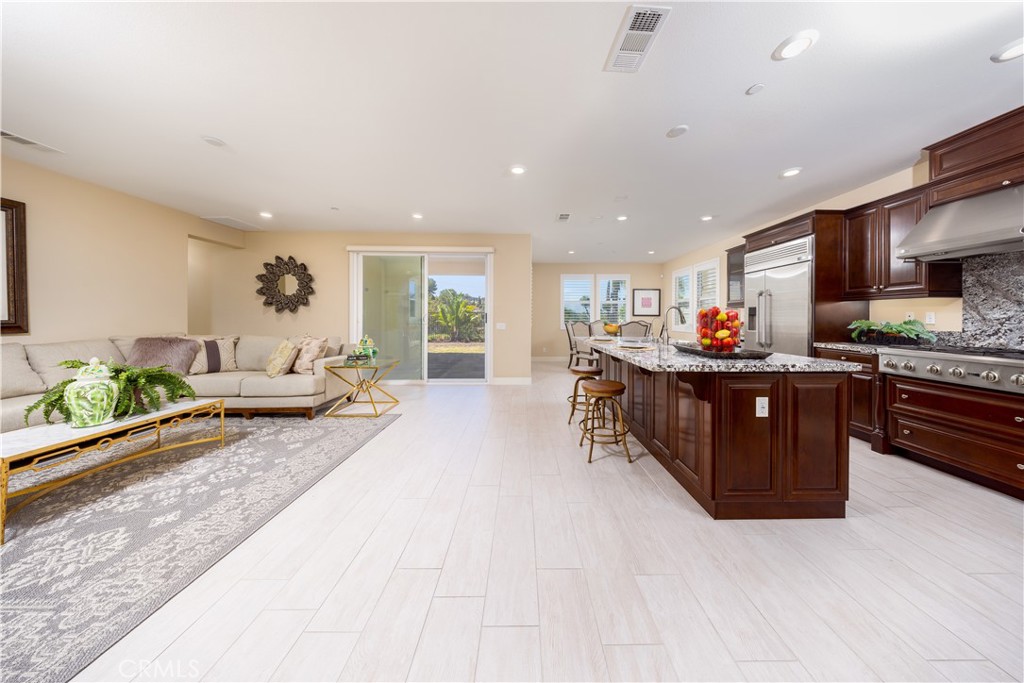 21086 Willow Heights