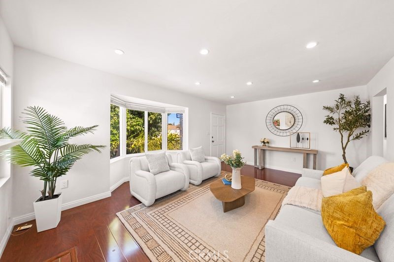 1007 S Del Mar