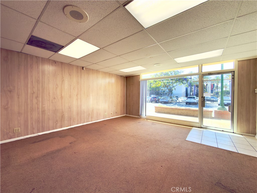 226 S Glendora