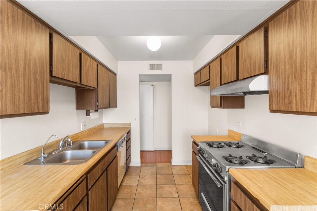 4501 Peck