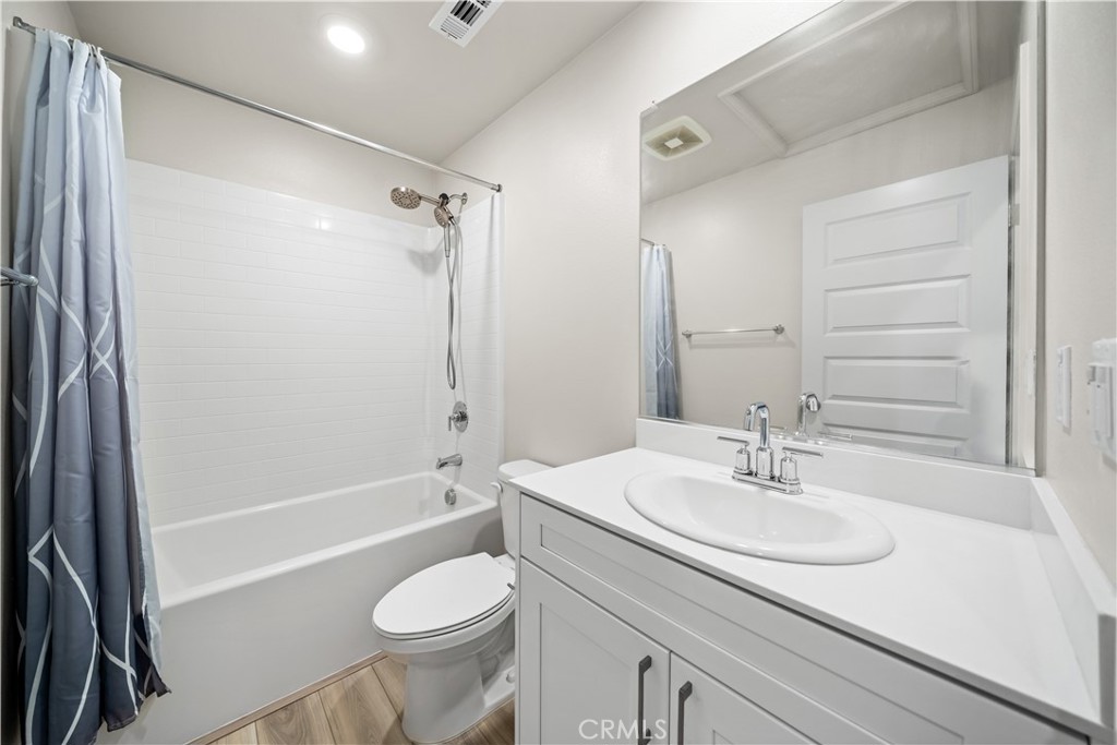 1480 Stratus Dr