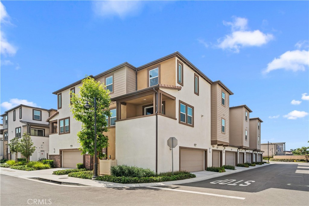 1480 Stratus Dr